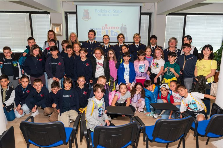 La Polizia di Stato di Rieti accoglie gli studenti della Primaria Minervini – Sisti – LE FOTO