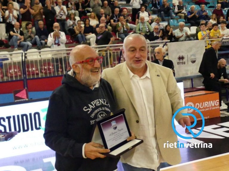 Gaetano Papalia torna al PalaSojourner: celebrato il presidente che portò la Sebastiani in Serie A1