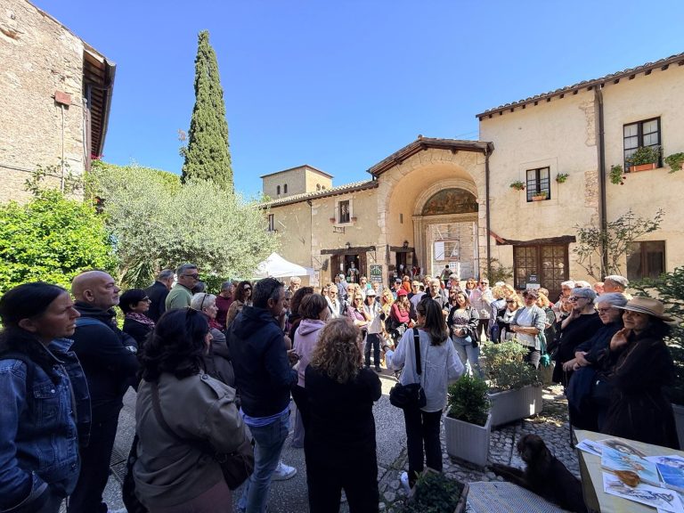 Fiera di Farfa, grande partecipazione per la prima giornata: oltre 2500 visitatori animano il borgo