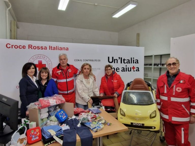 Càncro infantile, il Lions Club Rieti Flavia Gens dona giochi e indumenti alla CRI Rieti