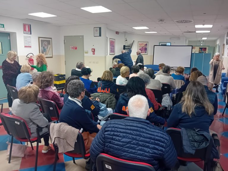 Il Teatro dell’ALCLI arriva in Radioterapia – LE FOTO