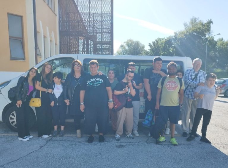 ANAP Confartigianato Persone dona piante di melograno alle associazioni del territorio