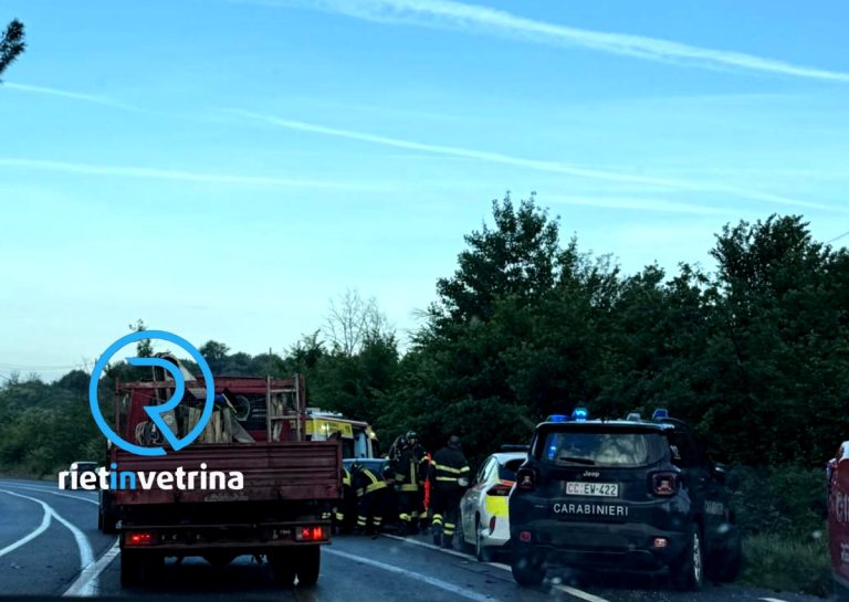 Incidente sulla Salaria per Roma al km 44.000. Auto contro guardrail