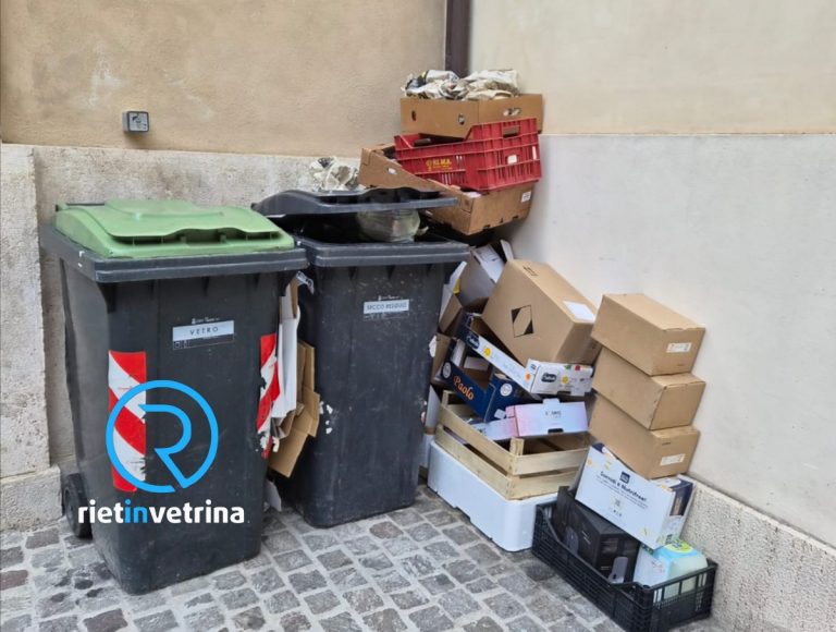 SEI TU IL REPORTER – Lucio:  Via Marchetti piena di rifiuti”