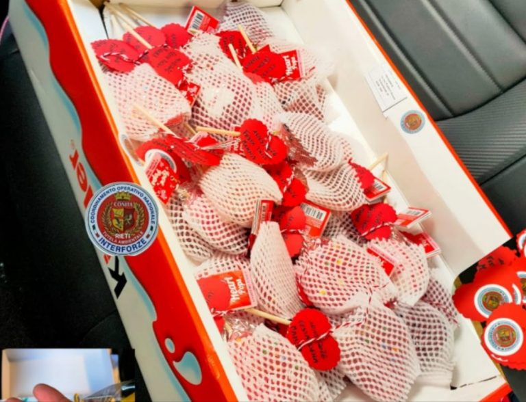 Conita Rieti OdV dona Cuori di Cioccolato ai bambini per la festa della mamma