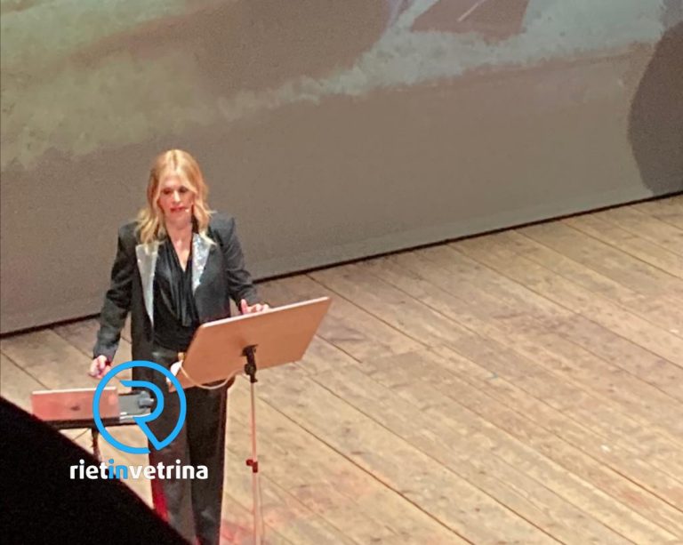 Roberta Bruzzone al Teatro Vespasiano, tra criminologa e un climax emotivo che ha coinvolto il pubblico