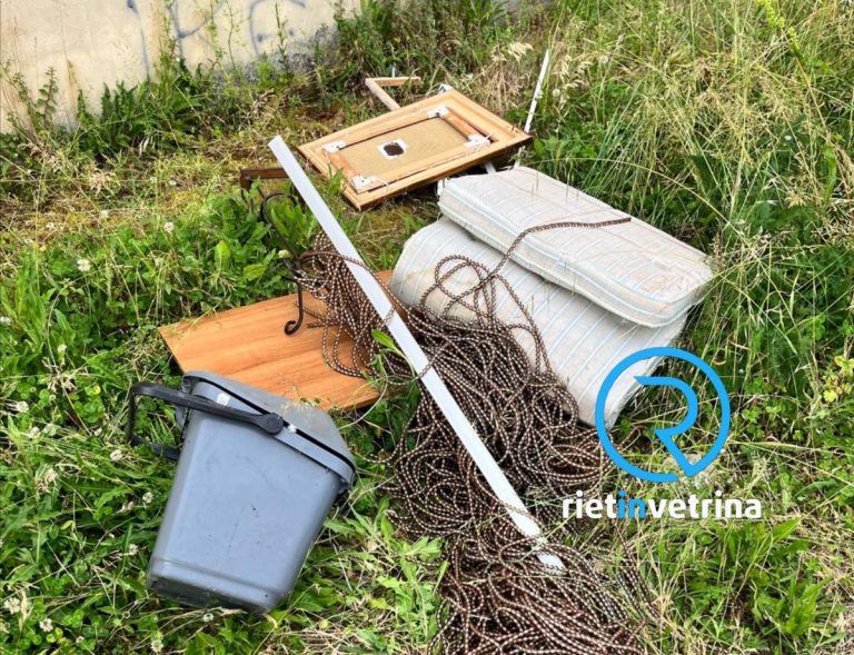 SEI TU IL REPORTER – “Rifiuti abbandonati dietro al Cimitero di Rieti”