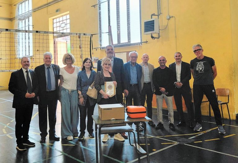 Il Lions Club Rieti Host dona un defibrillatore all’IIS Carlo Jucci