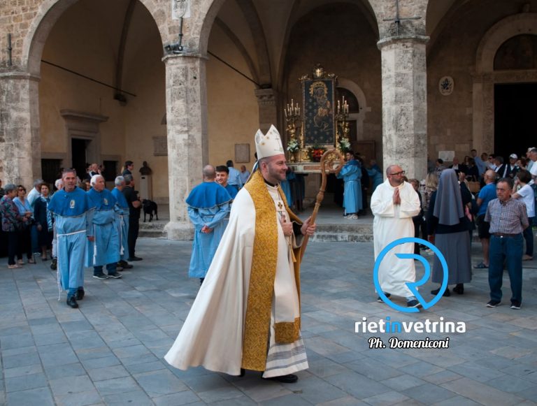 Rinnovata nel centro storico di Rieti la tradizione della Processione della Madonna del Popolo – LE FOTO