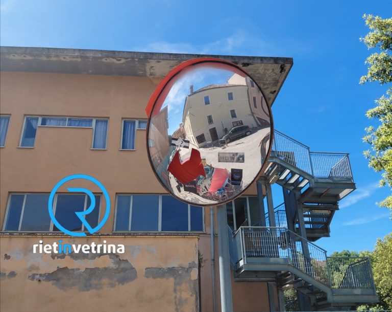 SEI TU IL REPORTER di Rietinvetrina – “Vandalizzato lo specchio stradale tra via delle Fontanelle e largo Bonfante”