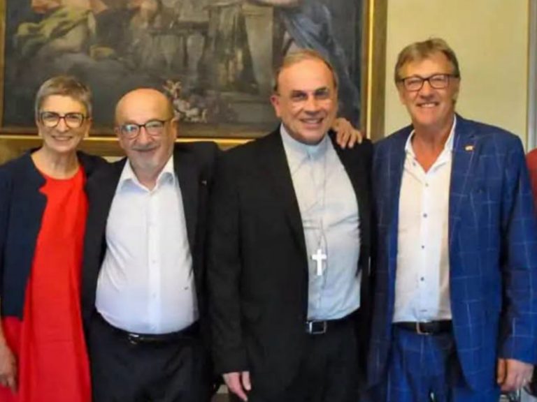 L’ex vescovo di Rieti, Domenico Pompili, si iscrive all’ANPI