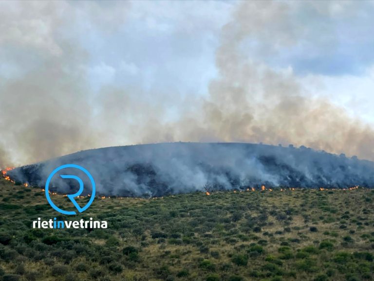 In fiamme la montagna zona Fara in Sabina