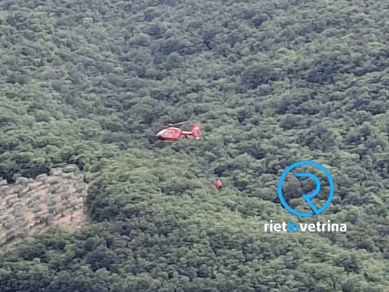 Incendio Fara in Sabina, elicottero operativo. Sul posto Protezione Civile e Vigili del Fuoco
