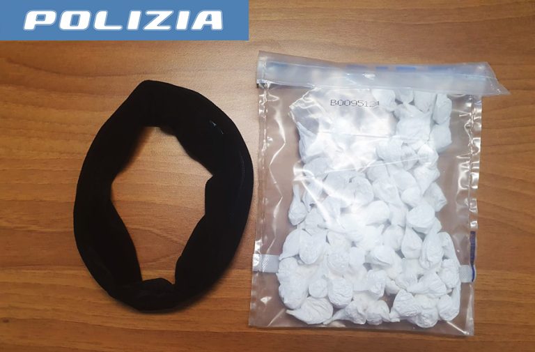 Acconciatura “stupefacente”. Donna arrestata dalla Polizia Stradale