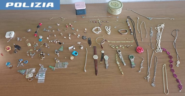 “Truffa del finto carabiniere”, la Polizia di Stato arresta i malviventi con la refurtiva
