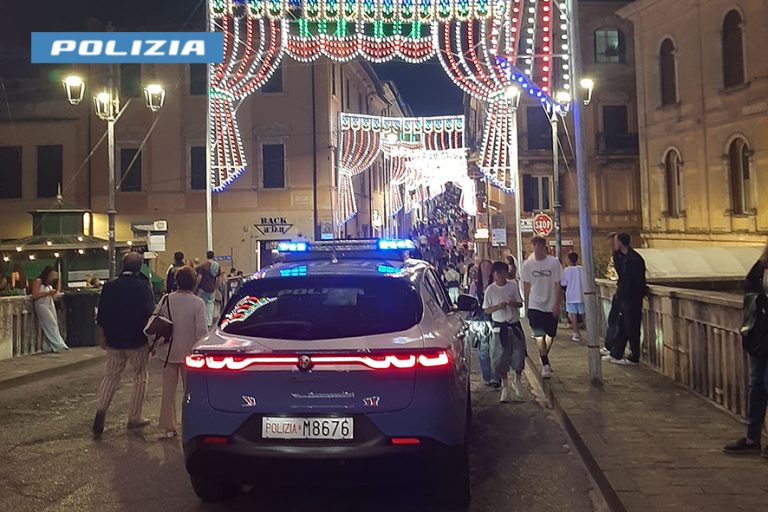 Movida reatina, denunciato giovane ubriaco per aver opposto resistenza ai poliziotti