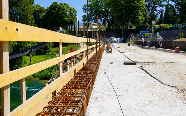 Giovedi 25 giugno riaprirà metà Ponte Cavallotti