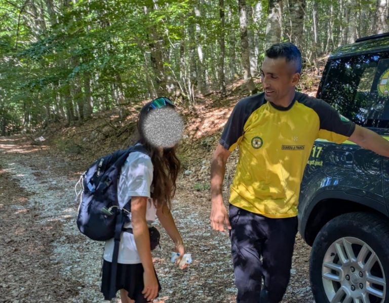 Guardia di Finanza soccorre donna che aveva perso l’orientamento durante la discesa dalla cima del Monte Nuria