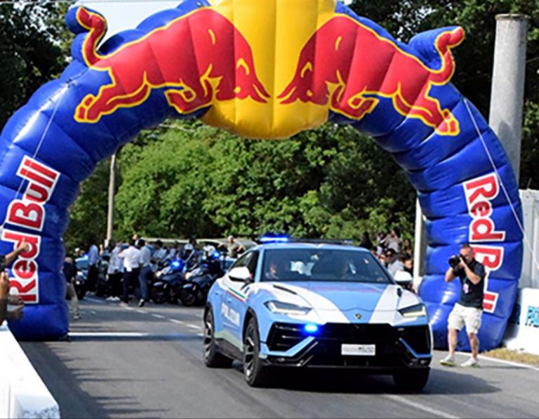 Coppa Carotti 2026 aperta dalla Lamborghini URUS della Polizia di Stato. Dispositivi di sicurezza dell’evento curati dalla Questura