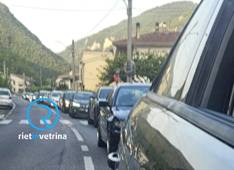 Ancora polemiche per il semaforo di Casette: lunghe code e attese di oltre 15 minuti