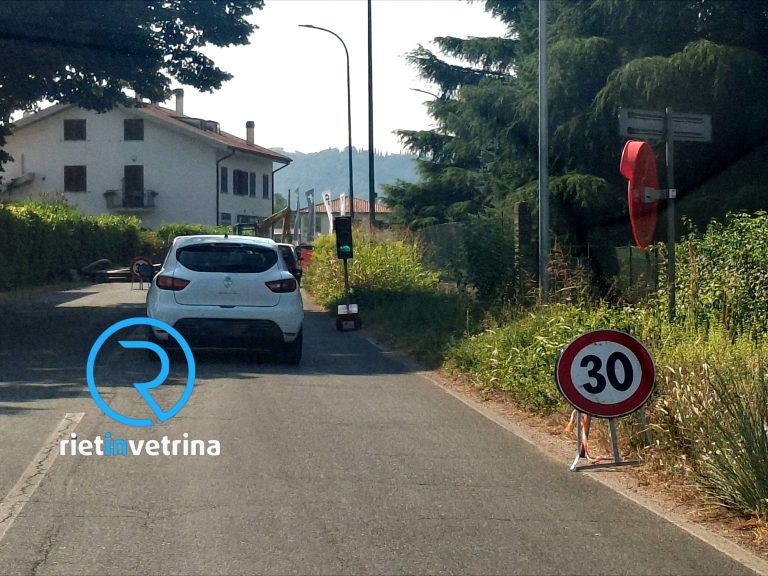 Per lavori in via Ricci istituito semaforo per senso unico alternato