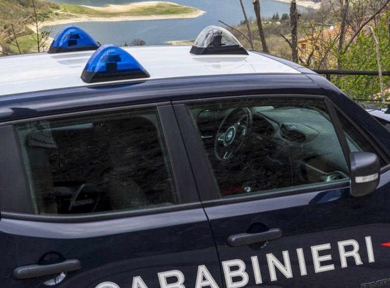 Castel di Tora, lite al bar e spunta un coltello: arrestate tre persone