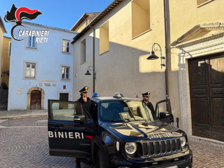 Forza il posto di blocco dei Carabinieri, denunciato a Collevecchio un imprenditore