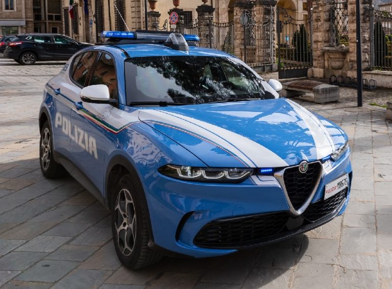 Poliziotti sventano truffa ai danni di un anziano. Denunciati un campano e un marocchino allontanati da Rieti