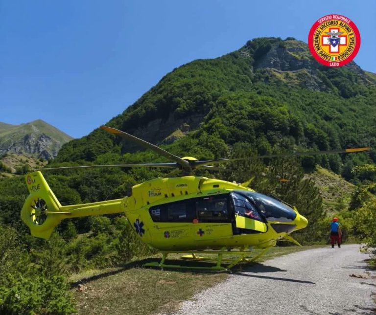 Cade a quota 2.100 metri e si rompe una gamba. Intervento del CNSAS Lazio