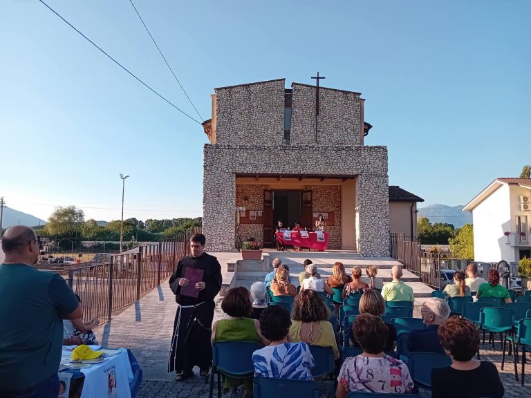 Presentato nella parrocchia di Piani Sant’Elia il libro “In punta di piedi” di Paola Mariangeli