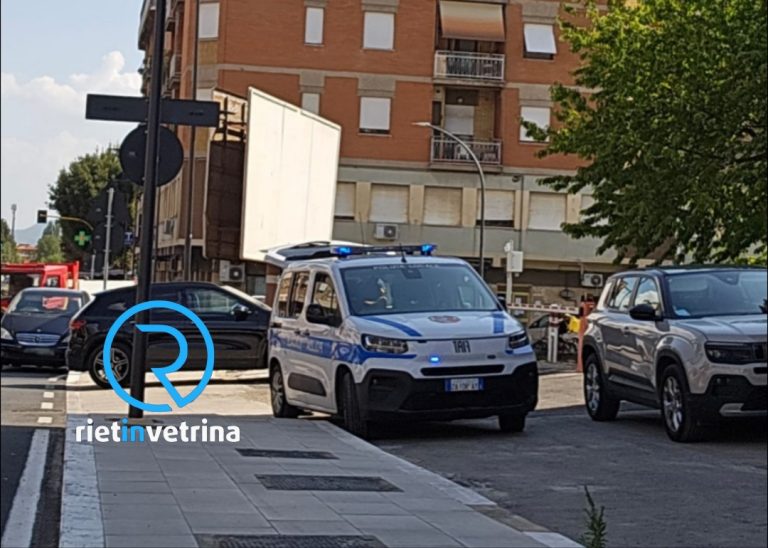 Tamponamento in viale Matteucci,  Polizia Locale sul posto