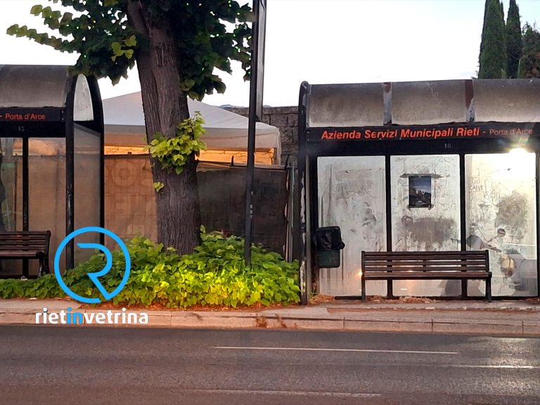 SEI TU IL REPORTER di Rietinvetrina – Marina: “Per raggiungere le pensile ASM a Porta d’Arce costretti a camminare in mezzo strada”