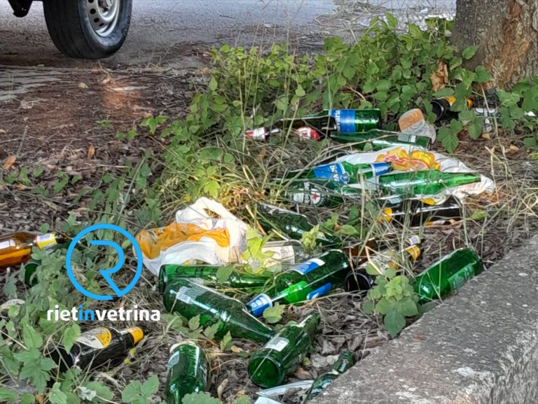 SEI TU IL REPORTER – “In piazzale Mercatanti a Rieti è un continuo di spazzatura abbandonata in strada”