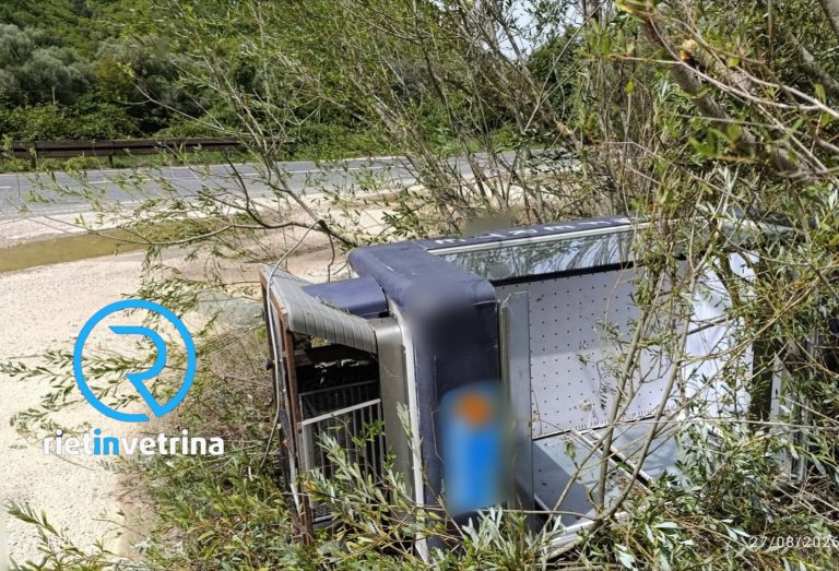 SEI TU IL REPORTER – Sandro: “Abbandonato un mega frigorifero nella strada provinciale della Valle del Turano”