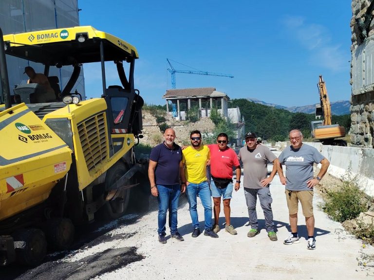 Amatrice, iniziati lavori di asfaltatura in Corso Umberto I