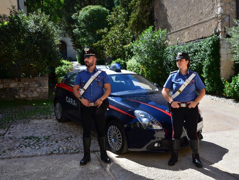 Entra all’Ufficio Postale e pretende di essere servito subito: al rifiuto minaccia l’operatrice e prende a calci la porta d’ingresso