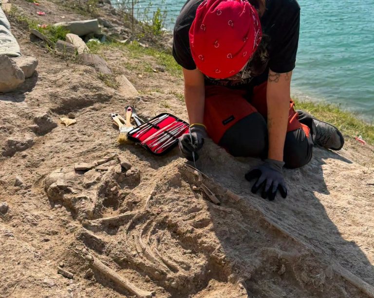 Il Lago del Turano si abbassa per il caldo e scopre una Necropoli nascosta per secoli