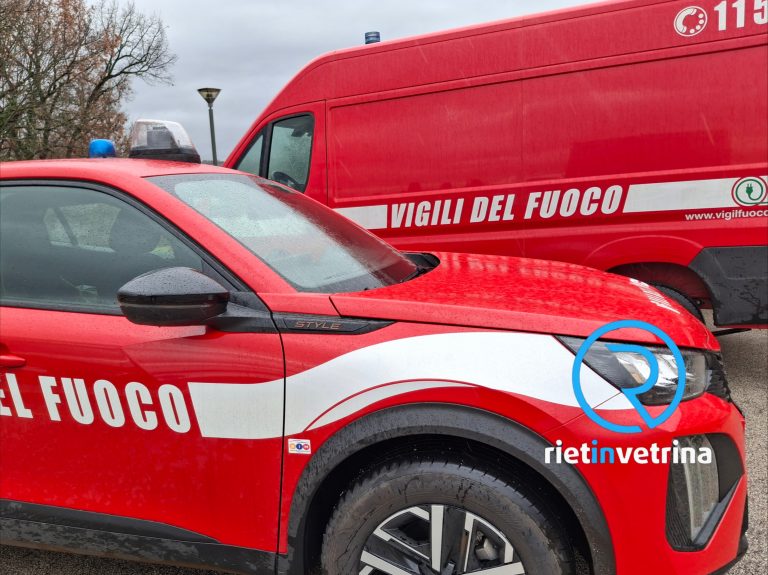 Fa rifornimento ma la moto prende fuoco: attimi di paura ad Antrodoco sulla Salaria