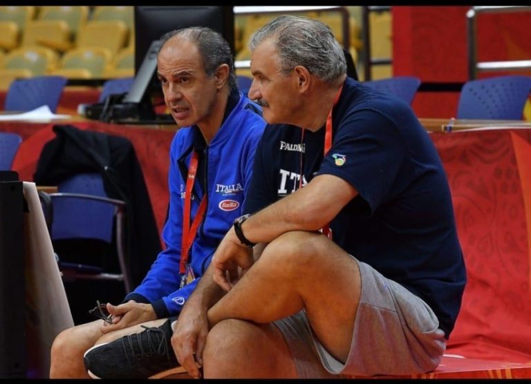 “Il mio basket è di chi lo gioca”. Meo Sacchetti presenta a Rieti il suo libro con Roberto Brunamonti