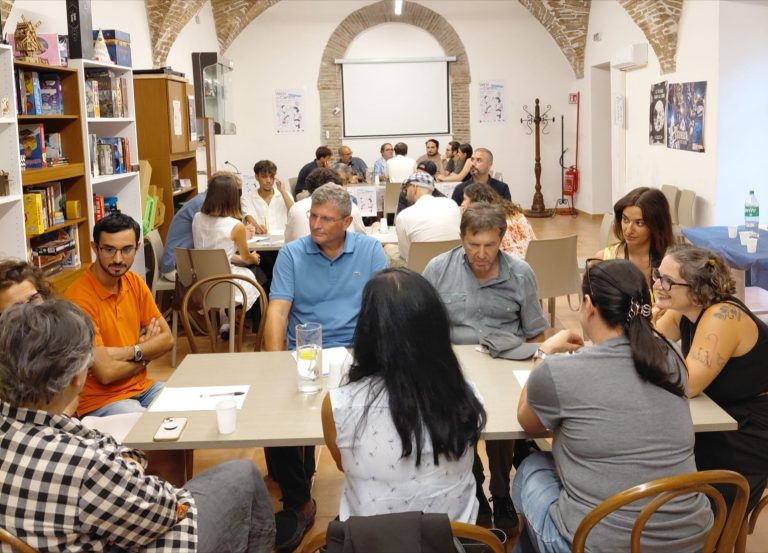 Ottima risposta per la 1ª edizione di “Versi in Centro” – LE FOTO