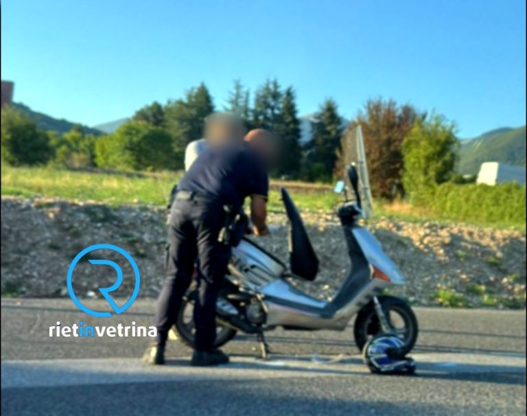 Incidente auto – motorino in via Emilio Greco
