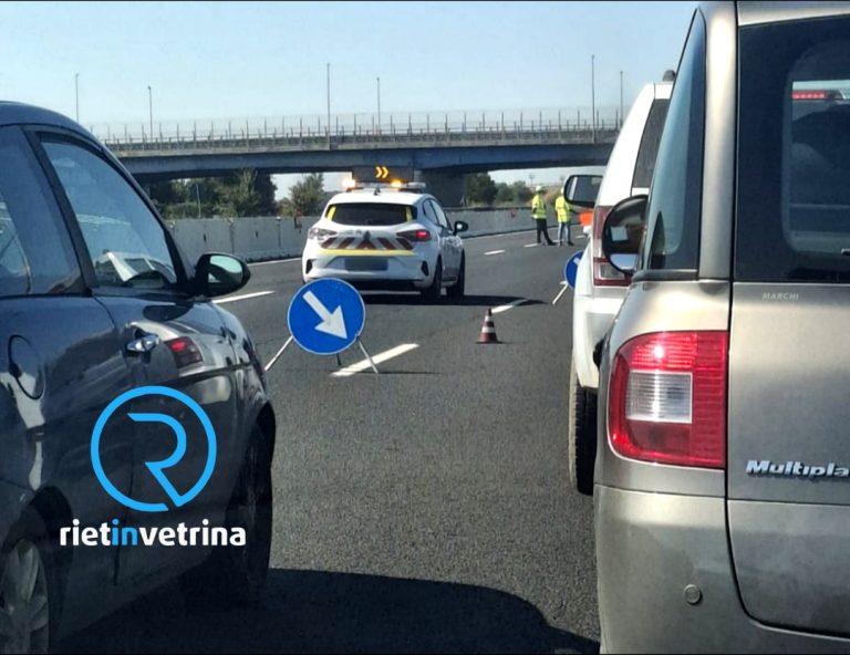 Auto ferma sull’A1 direzione Casello Fiano Romano, controlli delle Forze dell’Ordine. Uscita obbligatoria a Castelnuovo di Porto. Disagi per tanti pendolari reatini