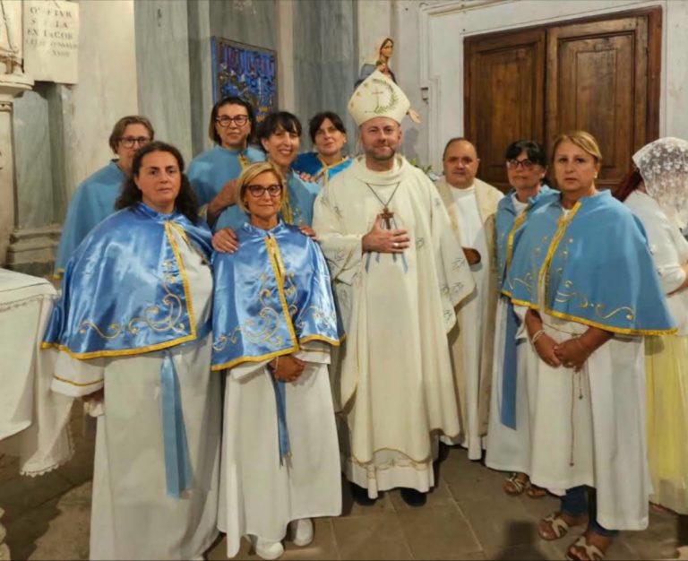 Il vescovo Piccinonna a Cittaducale celebra l’Eucaristia: “Tenete vive le radici in vista di un raccolto fruttuoso”