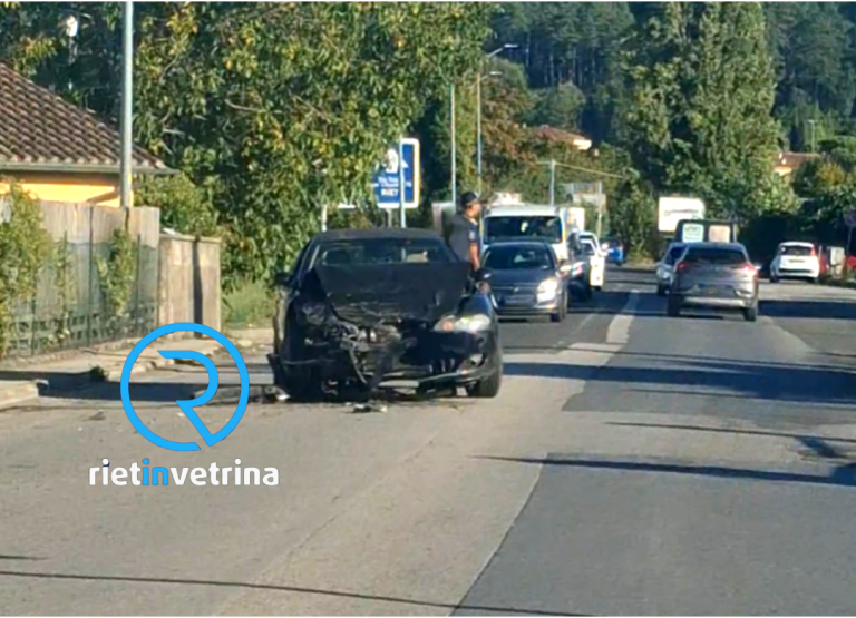 Incidente in via Nenni, più auto coinvolte. Traffico a rilento