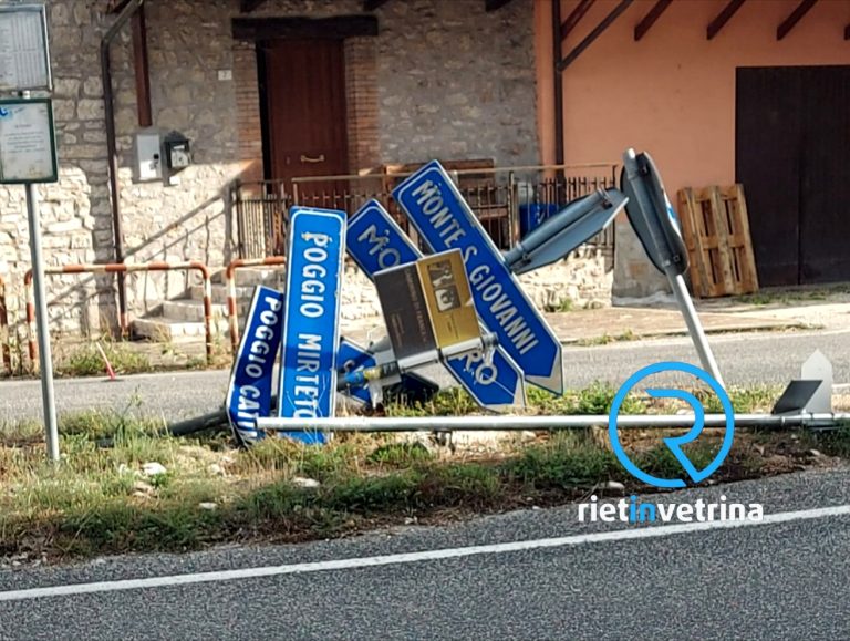 SEI TU IL REPORTER – “Segnaletica verticale divelta in zona Canera – Tancia”