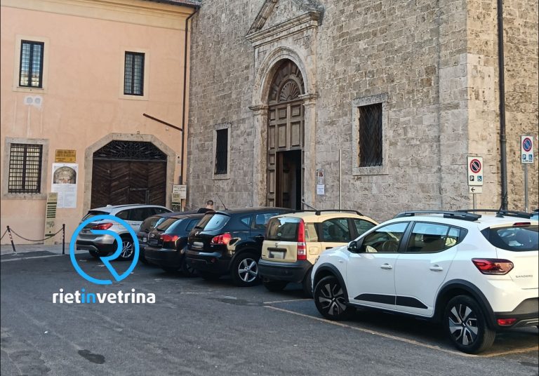 Comitato San Domenico: “Le auto intralciano sempre il passaggio pedonale. Nessuna interviene! Intanto appuntamento al quarto concerto”