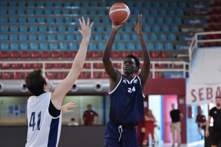 Sebastiani lotta e vince al PalaSojourner: Virtus Roma battuta 61-59