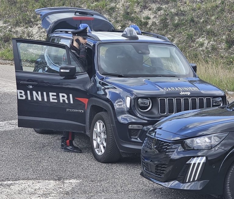Colpisce con pugni più volte una persona: denunciato 40enne straniero
