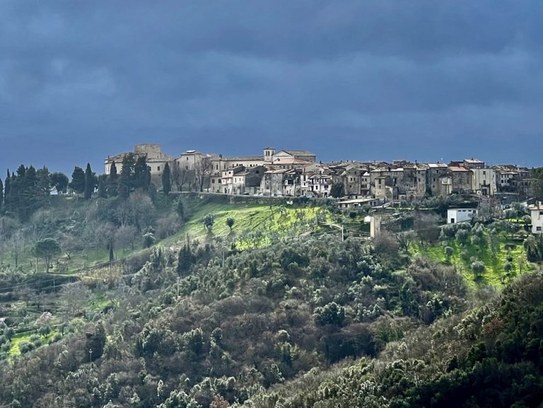 Giornate FAI d’Autunno, protagonista sarà Mompeo. I visitatori potranno apprezzare la bellezza del borgo tra il fiume Farfa e le pendici Sud dei Monti Sabini