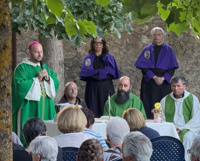 Il vescovo Piccinonna si è unito alla comunità di Leonessa per salutare fra Alessandro Ricchioni nuovo cappellano dell’Ospedale di L’Aquila